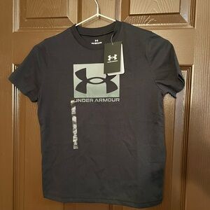 Under armour Youth small 8 black tshirt